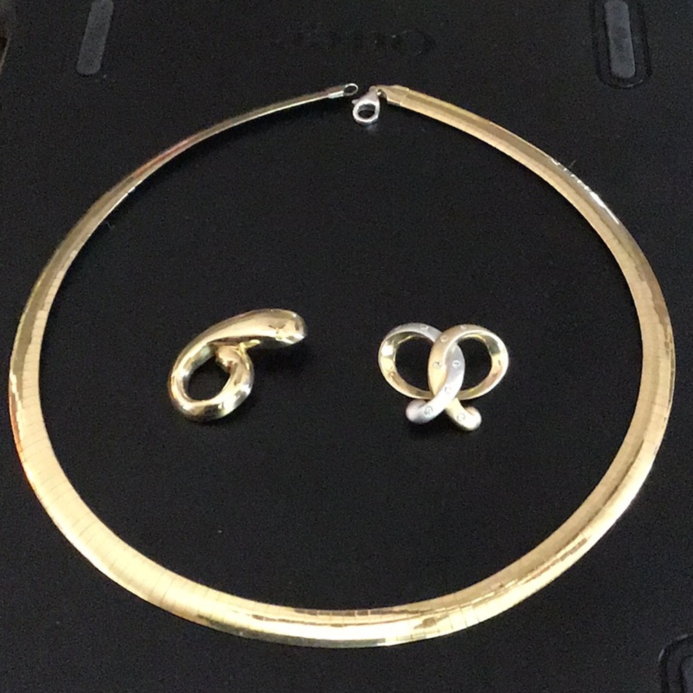 Necklace with two slides